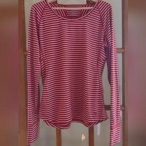 Mountain Hardwear XL Long Sleeve Wicking Shirt